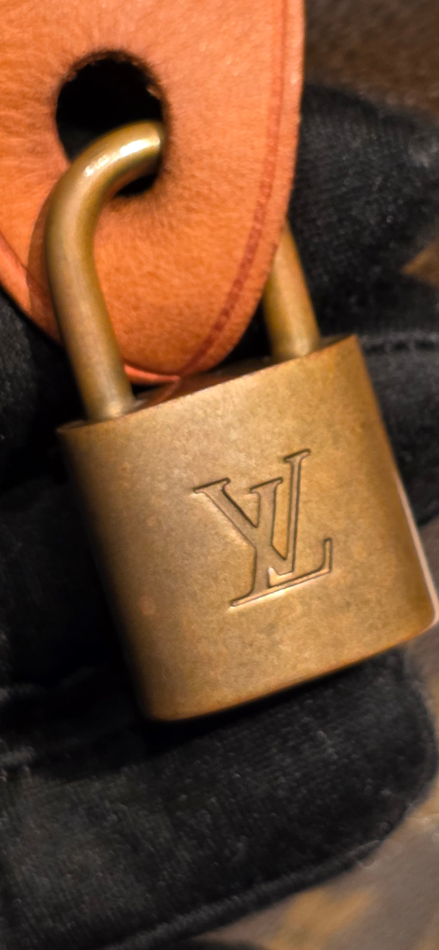 Authentic Louis Vuitton Speedy 30 Monogram