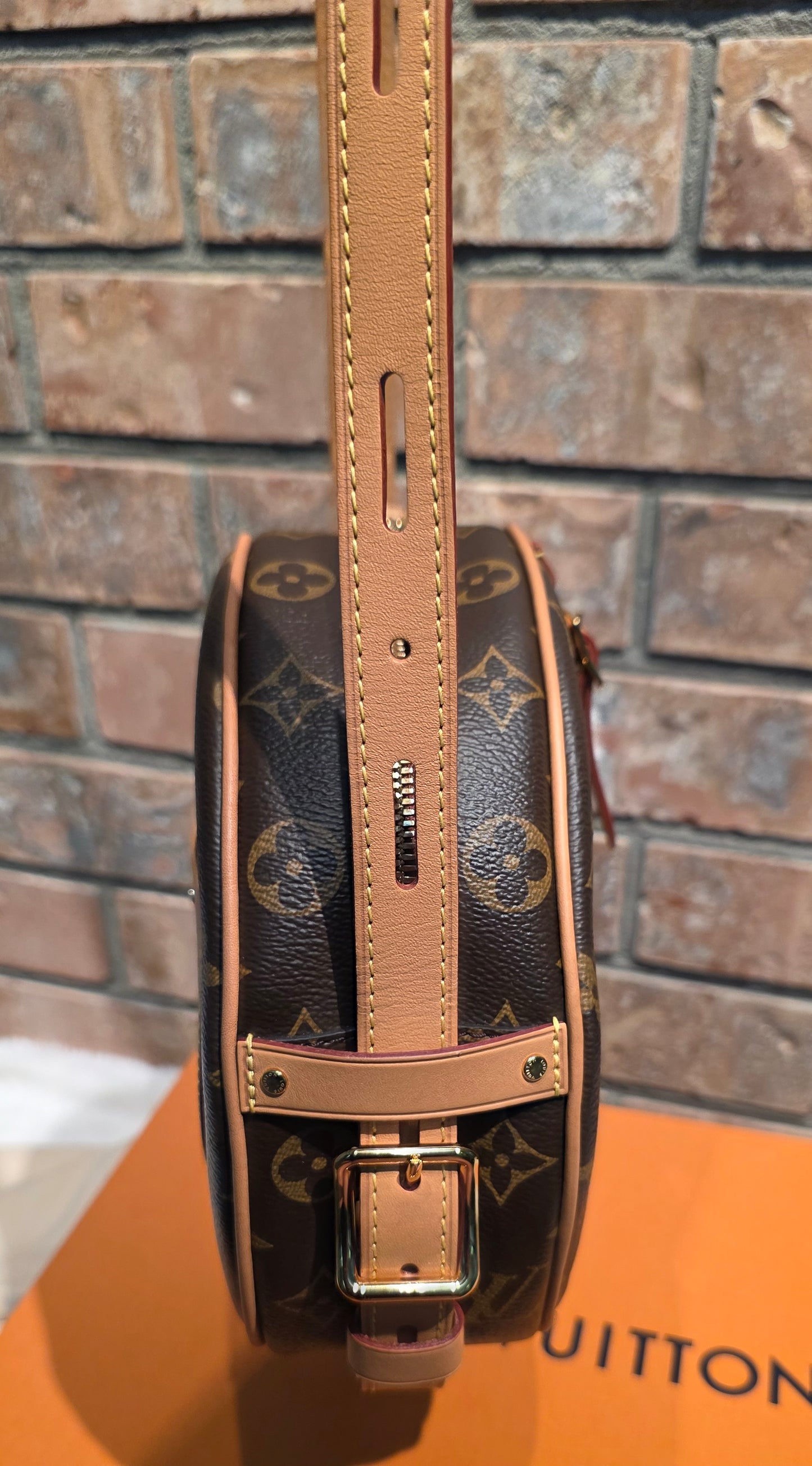 Authentic Louis Vuitton Boite Chapeau MM