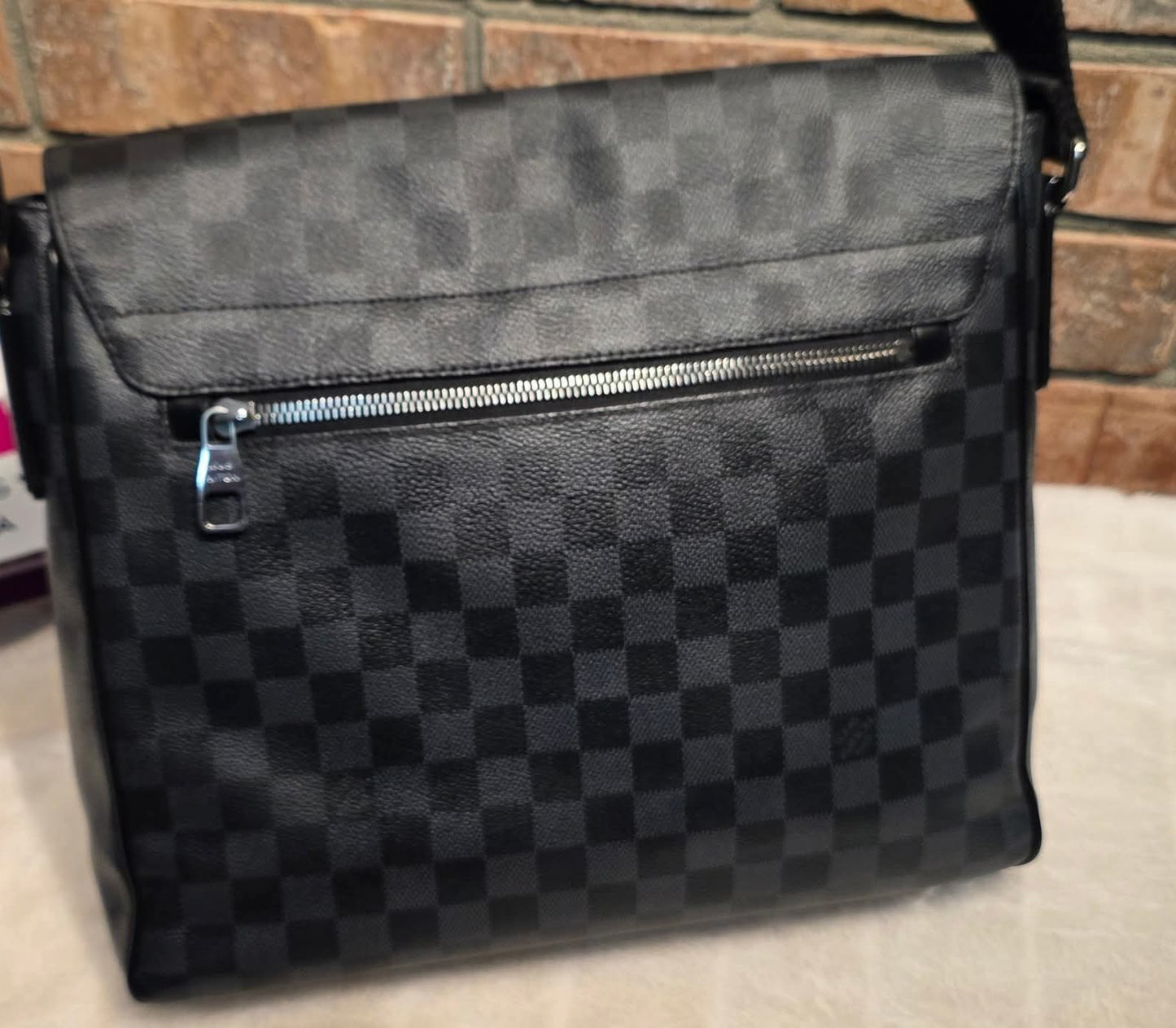 Authentic Louis Vuitton District MM