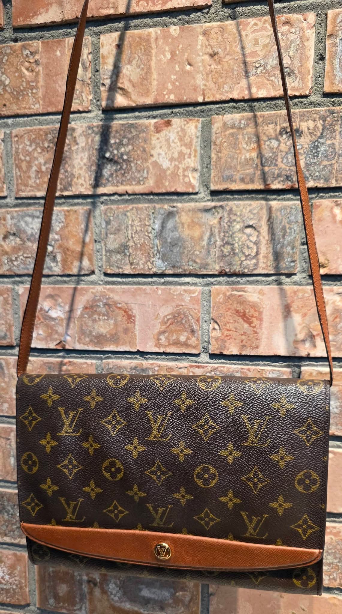 Authentic Louis Vuitton Pochette Bordeaux