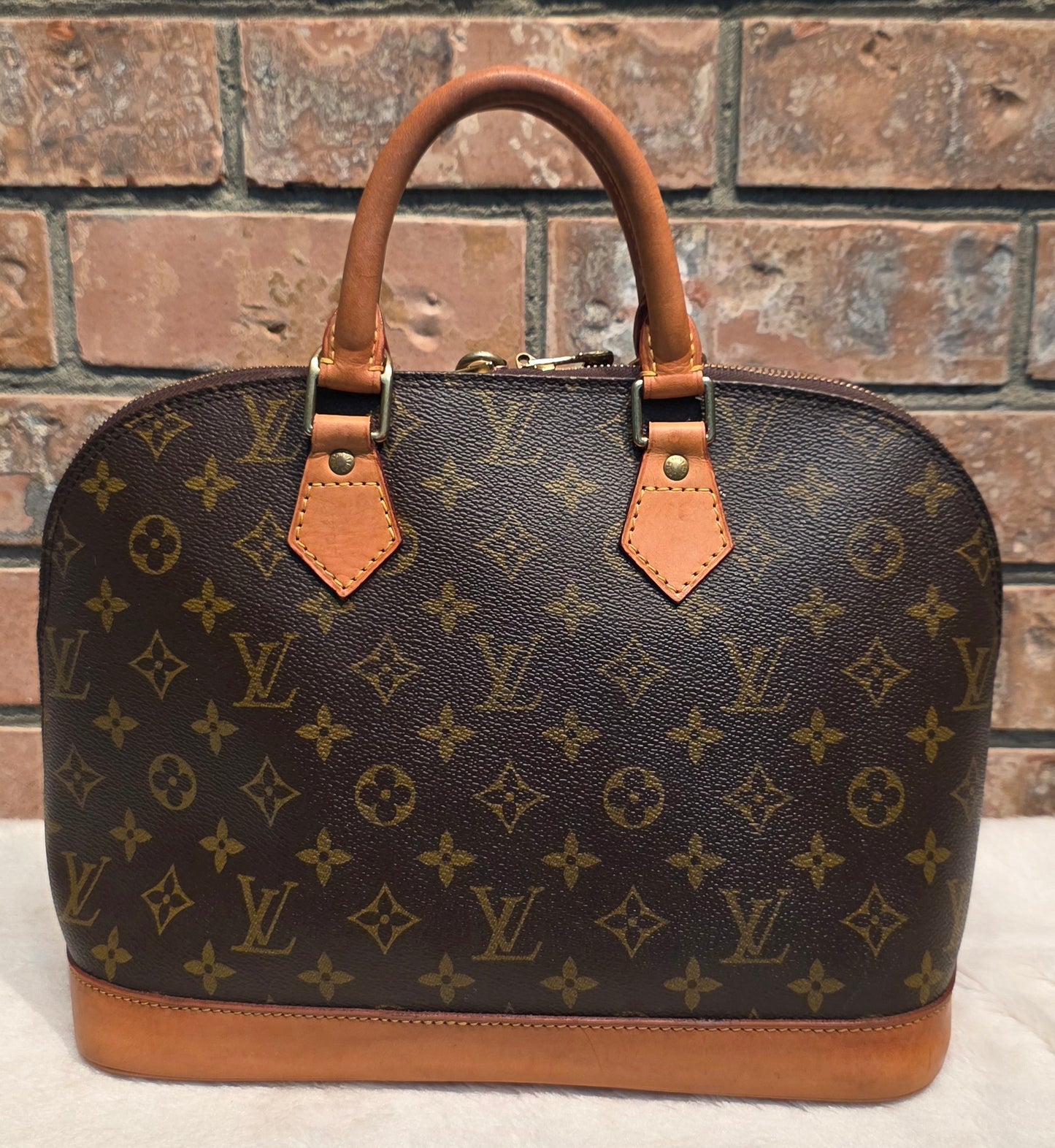 Authentic Louis Vuitton Alma PM Monogram