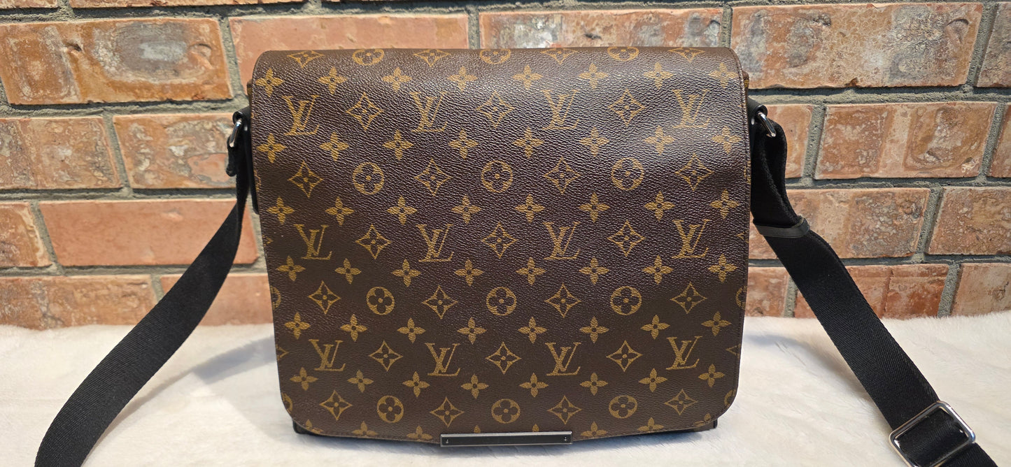 Authentic Louis Vuitton Monogram Macassar District MM