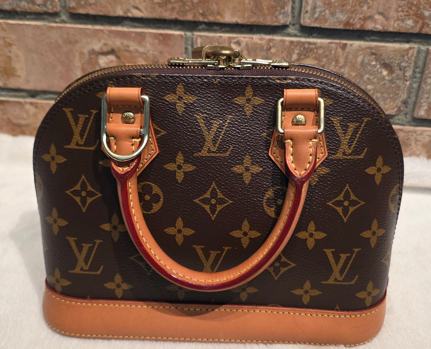 Authentic Louis Vuitton Alma BB Monogram