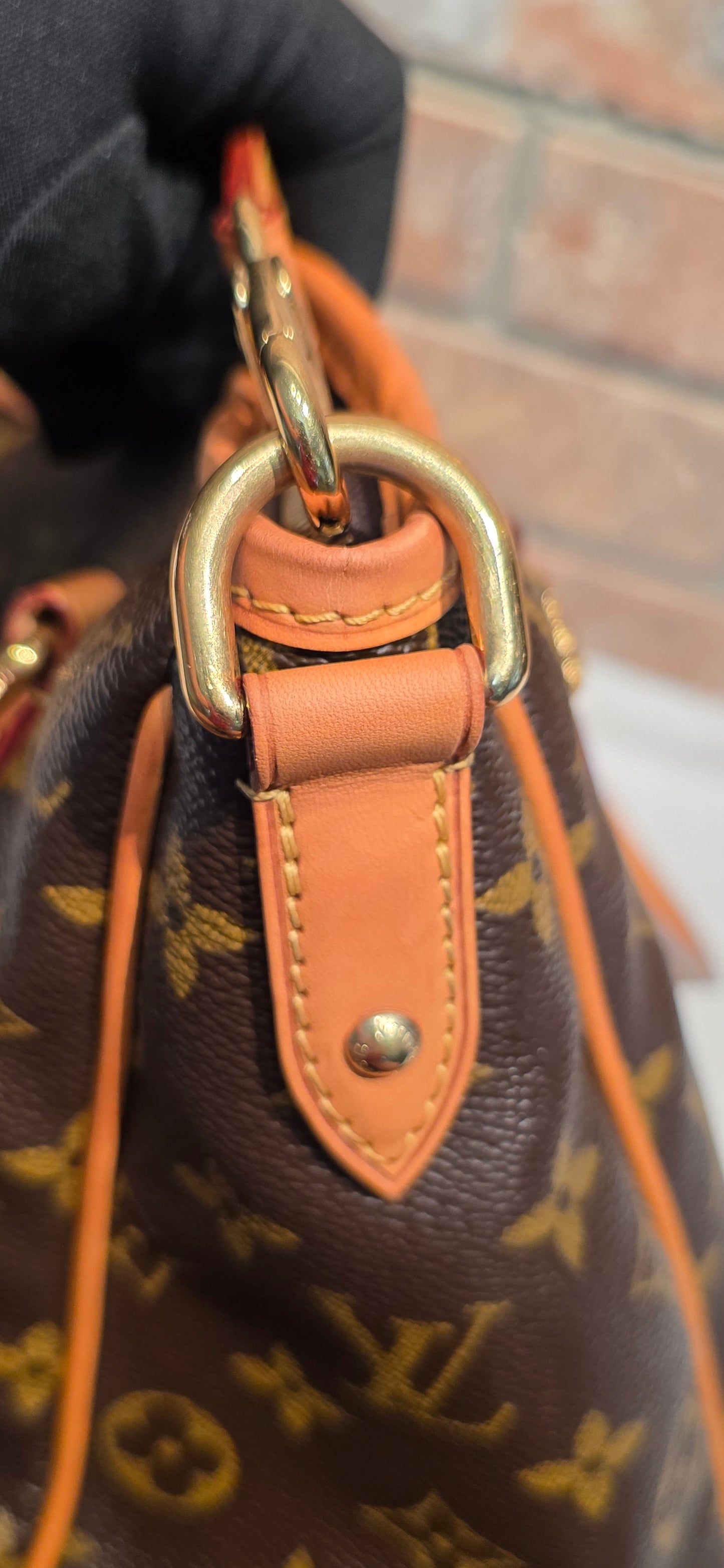 Authentic Louis Vuitton Estrella MM