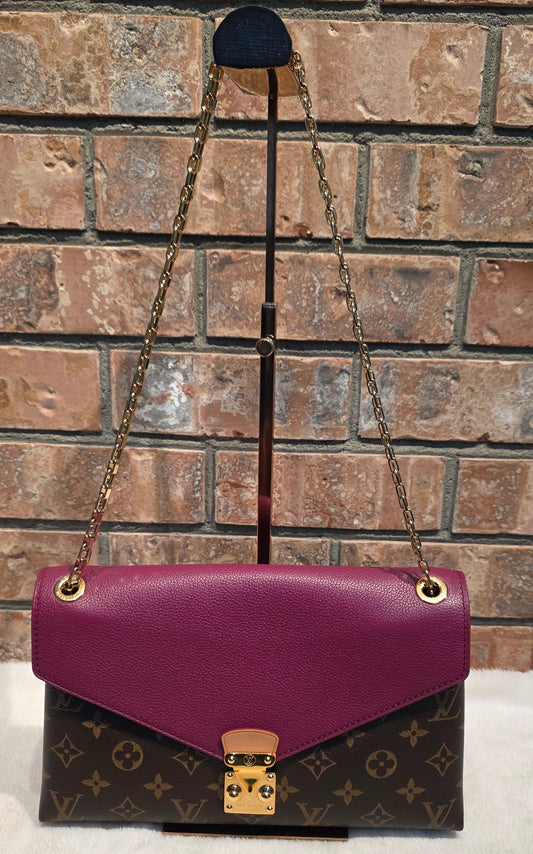 Authentic Louis Vuitton Pallas Chain in Aurore