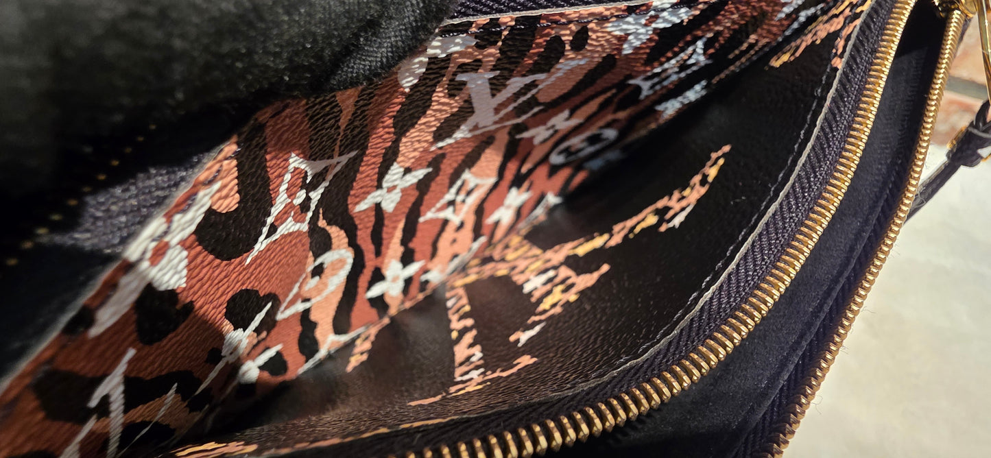 Authentic Louis Vuitton Double Zip Pochette Giant Monogram Jungle Edition