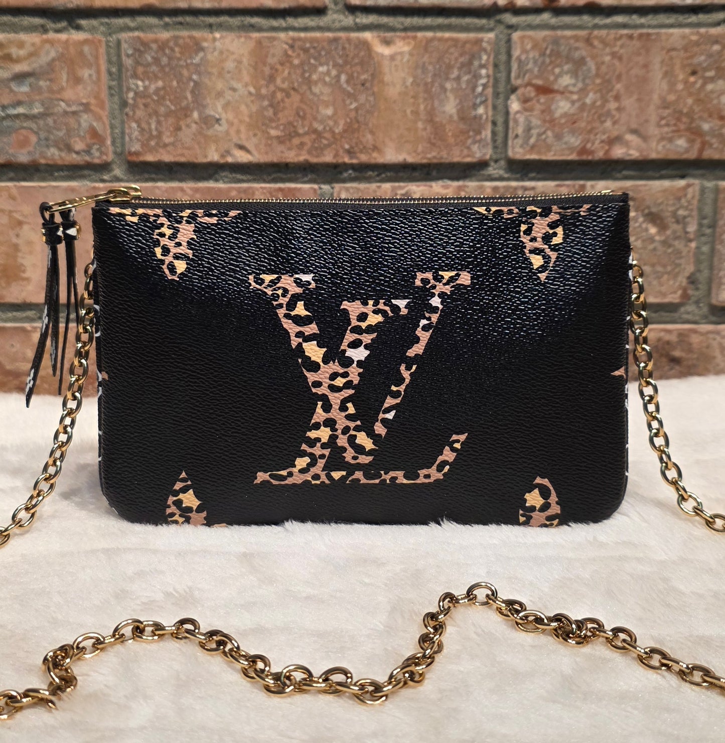 Authentic Louis Vuitton Double Zip Pochette Giant Monogram Jungle Edition