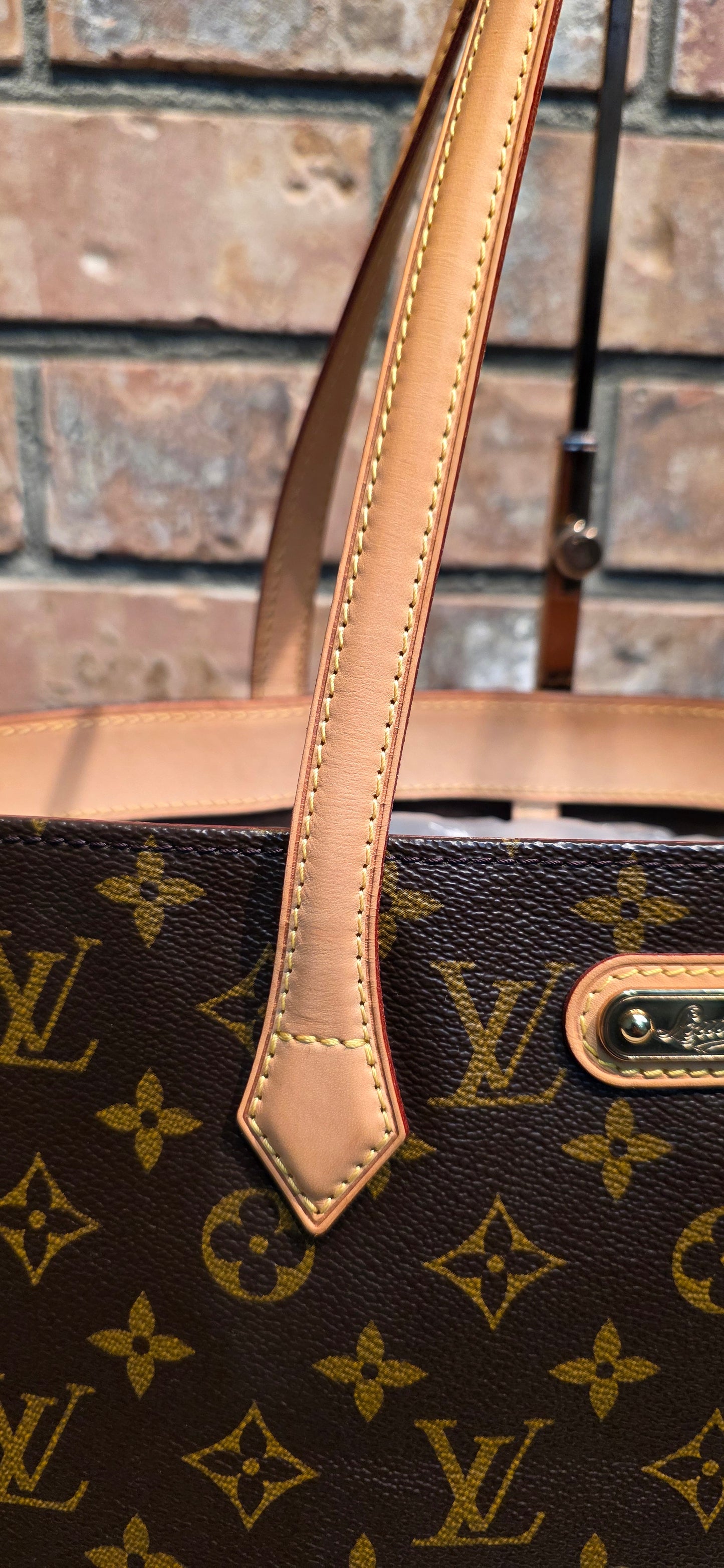 Authentic Louis Vuitton Wilshire MM Monogram