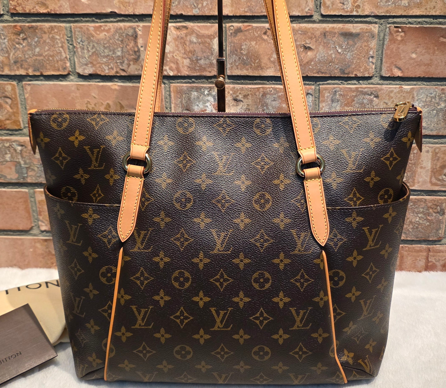 Authentic Louis Vuitton Totally MM Monogram