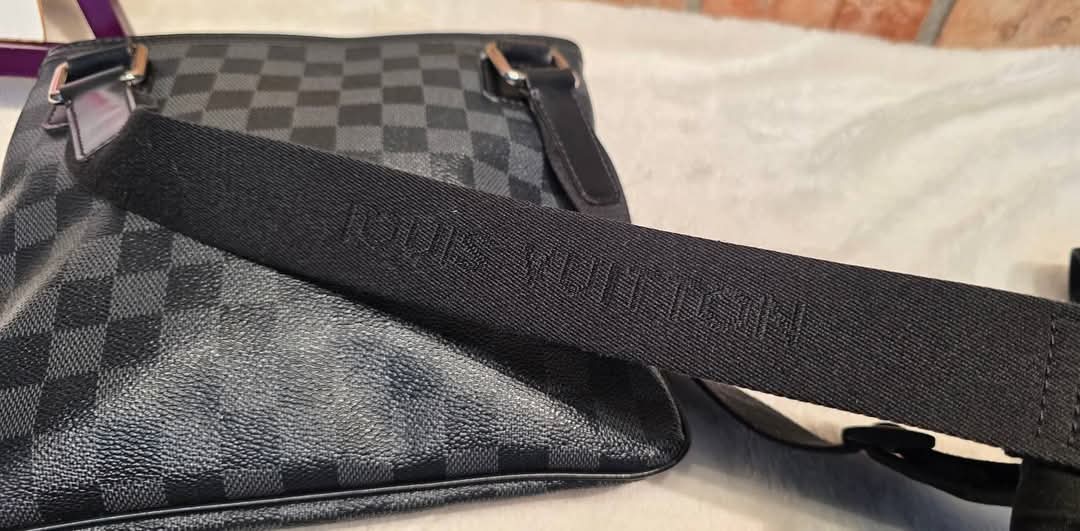 Authentic Louis Vuitton Thomas Crossbody Damier Graphite