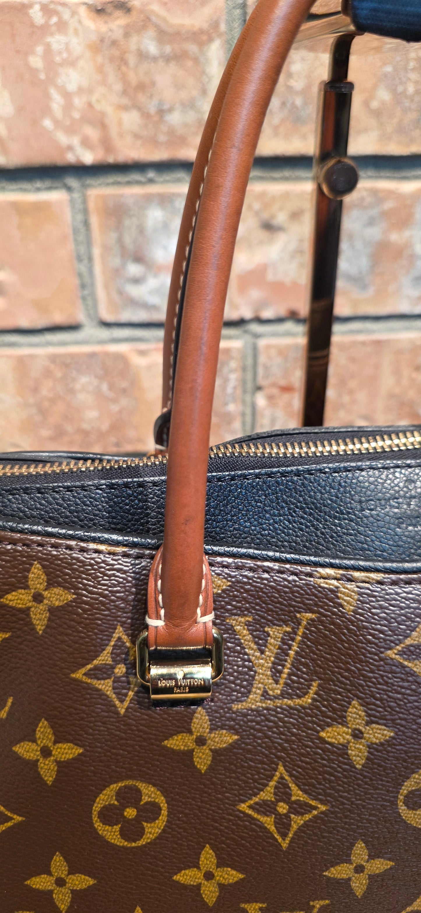 Authentic Louis Vuitton Pallas MM Noir