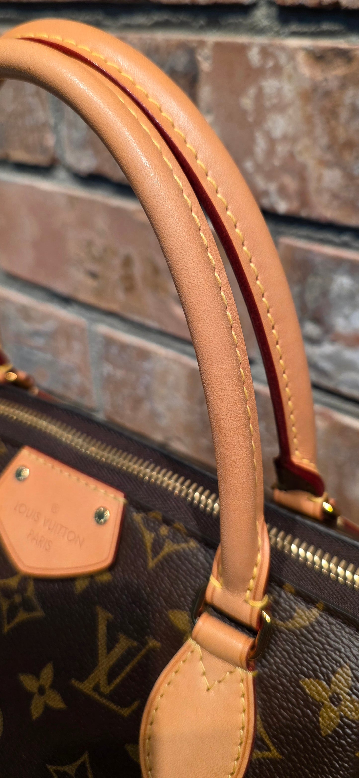 Authentic Louis Vuitton Turenne MM (SR2156)