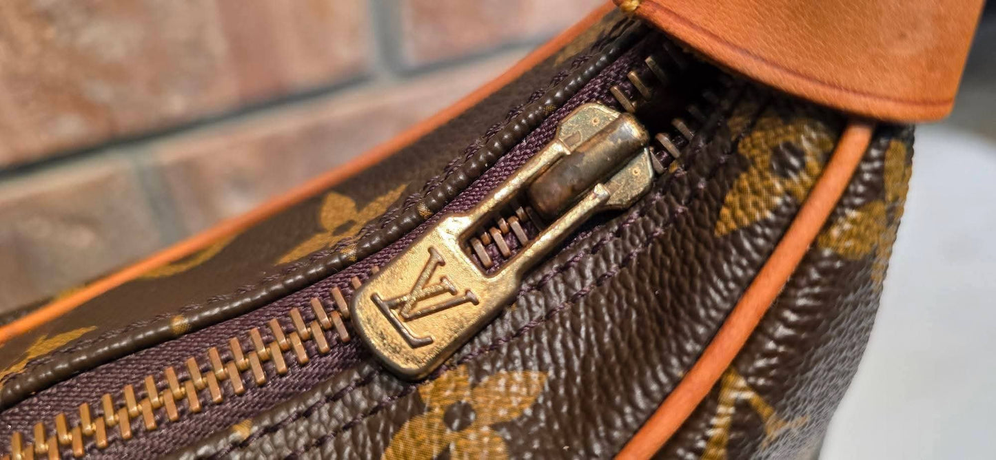 Authentic Louis Vuitton Boulogne 30