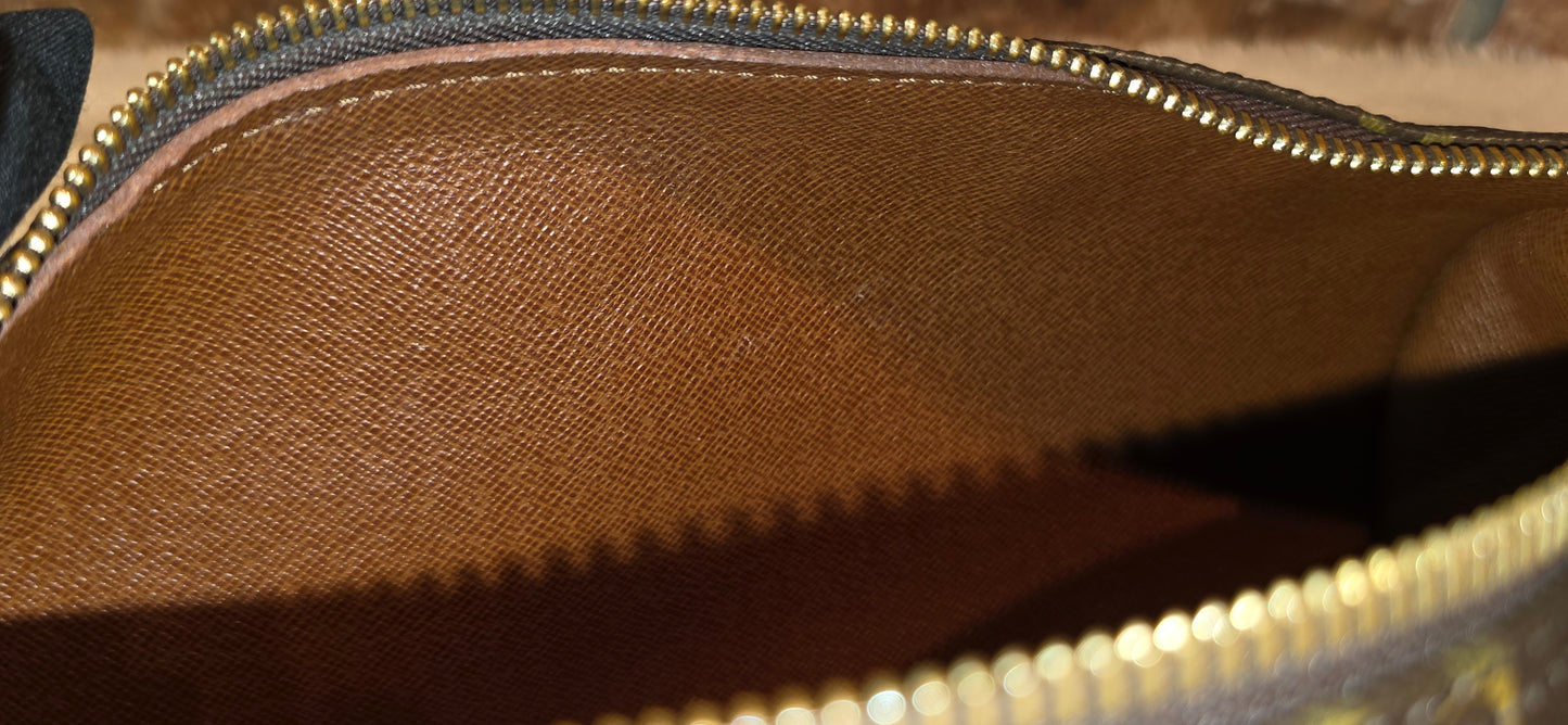 Authentic Louis Vuitton Papillon 27