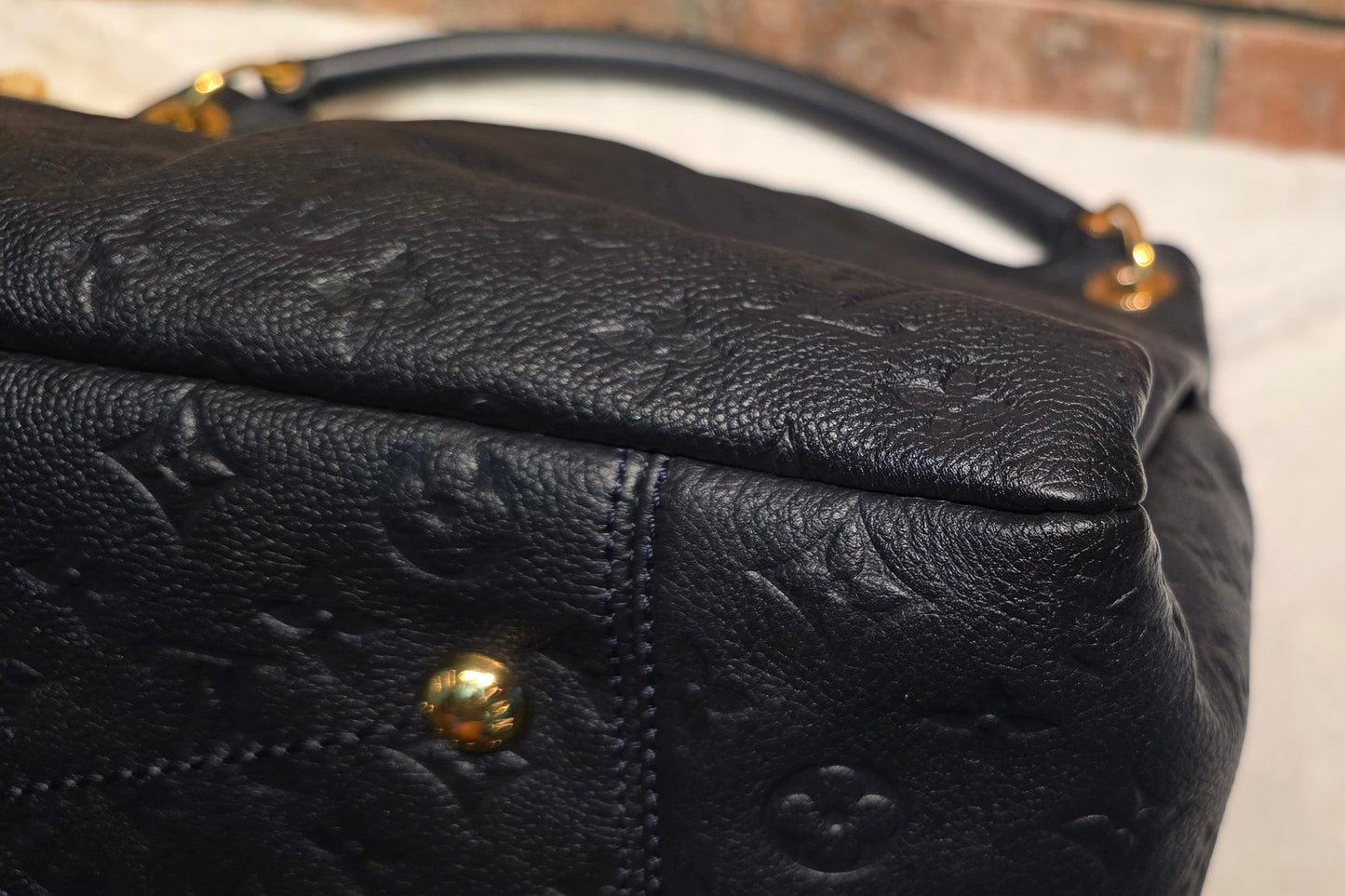 Authentic Louis Vuitton Artsy MM Empreinte Infini