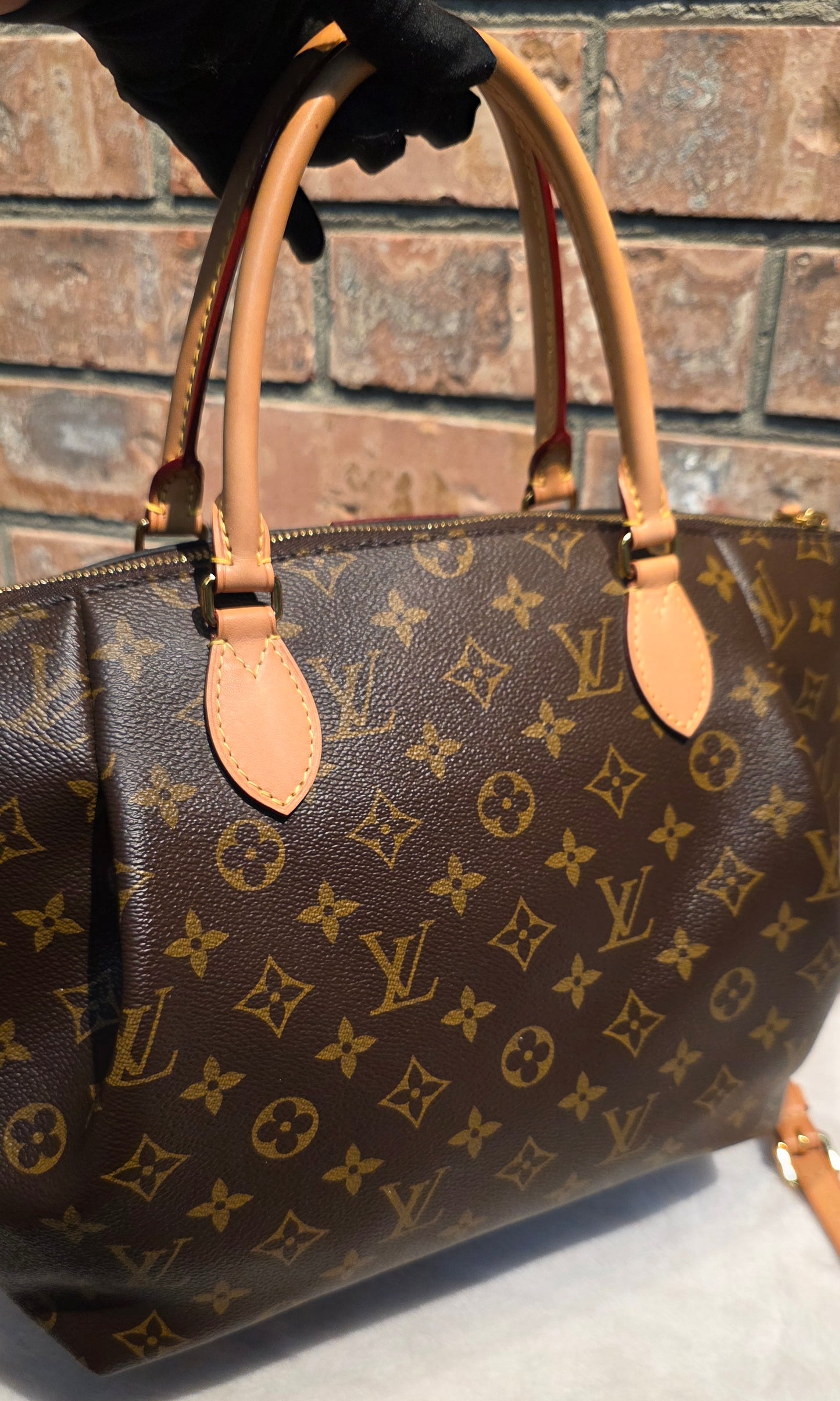 Authentic Louis Vuitton Turenne MM (SR2156)