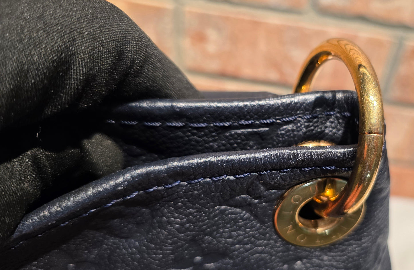 Authentic Louis Vuitton Artsy MM Empreinte Infini