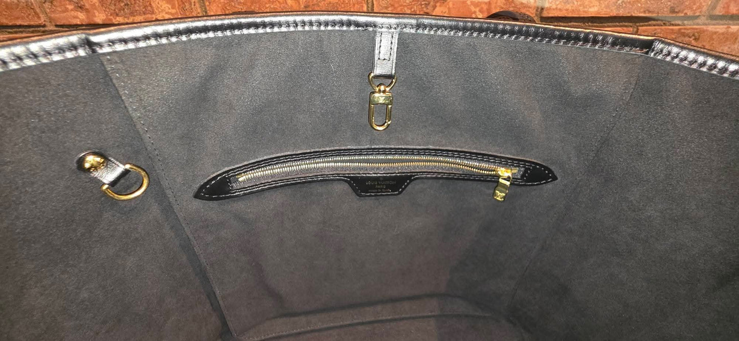 Authentic Louis Vuitton Neverfull MM with Pouch Game On Collection