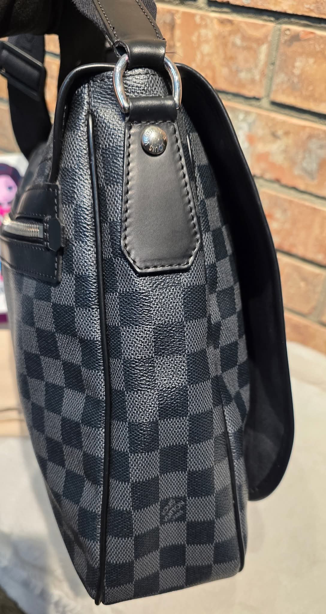 Authentic Louis Vuitton Daniel GM Damier Graphite