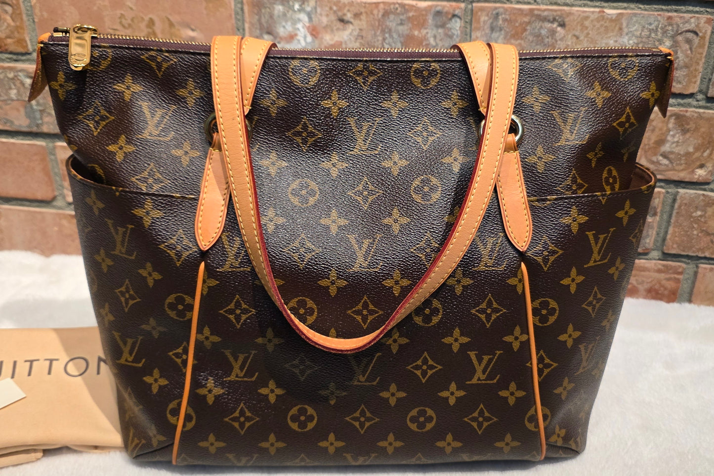Authentic Louis Vuitton Totally MM Monogram