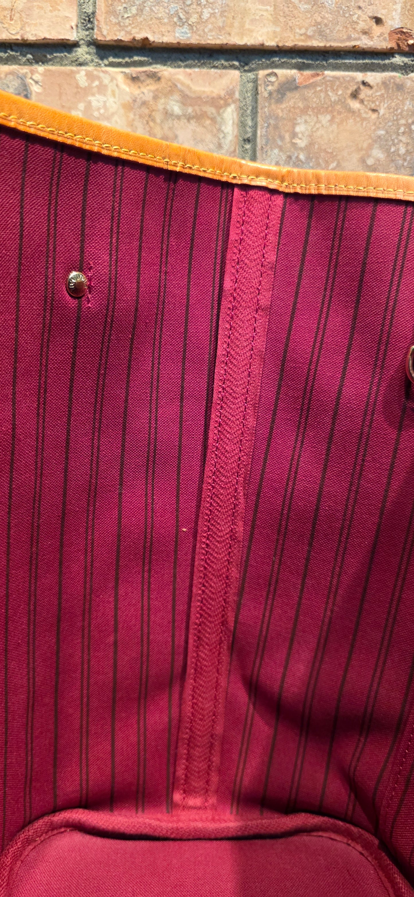 Authentic Neverfull MM Monogram Fuchsia Interior (BAG ONLY)