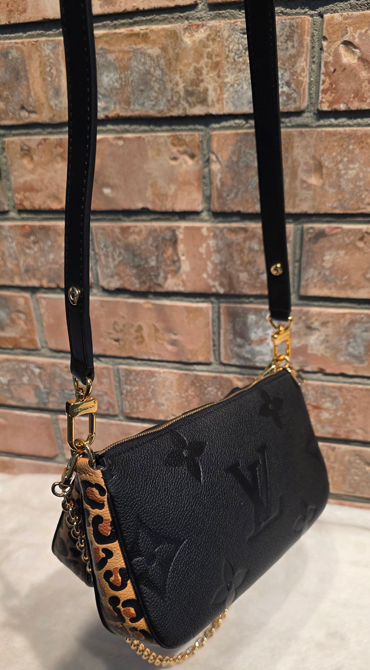 Authentic Louis Vuitton Multipochette Accessoires Wild At Heart