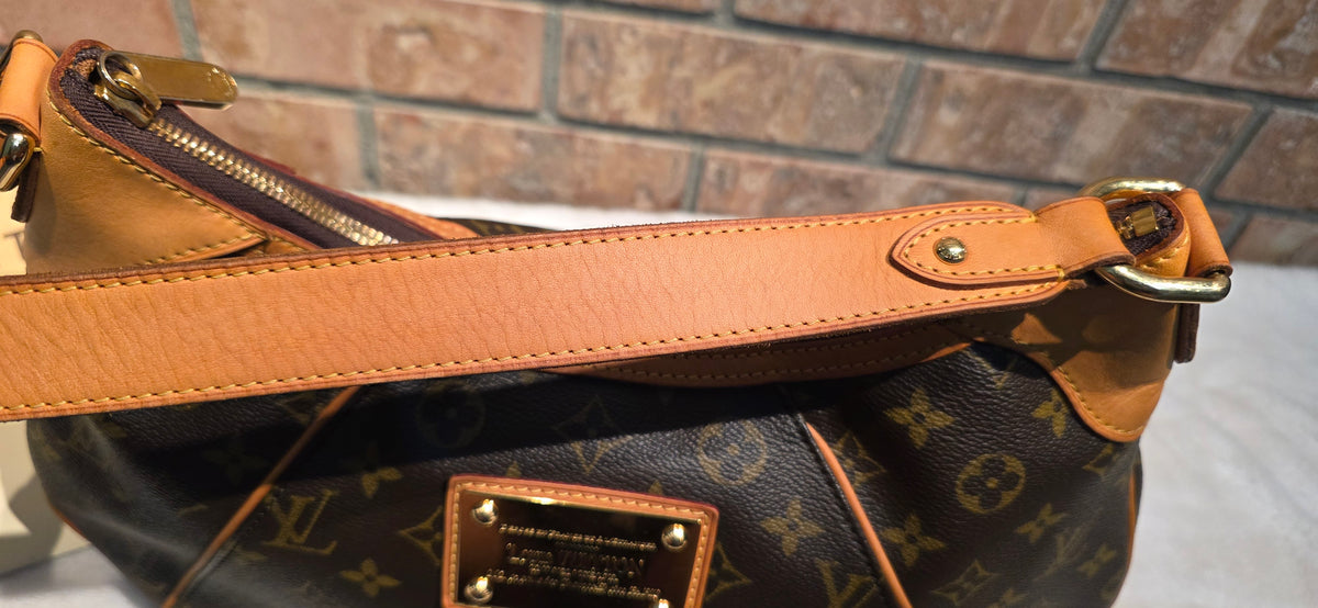 Authentic Louis Vuitton Thames GM Monogram