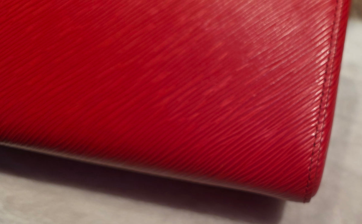 Authentic Louis Vuitton Twist MM Epi Leather in Red