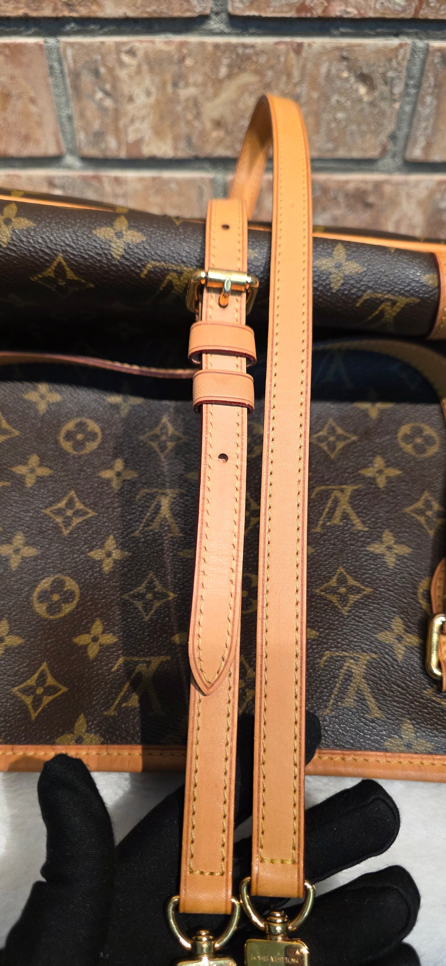 Authentic Louis Vuitton Estrella MM