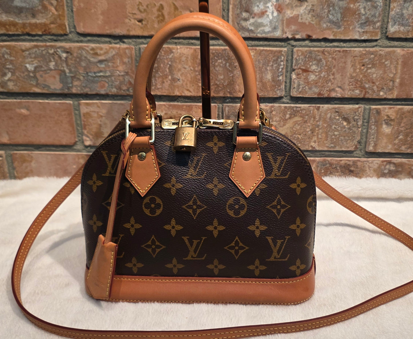 Authentic Louis Vuitton Alma BB Monogram