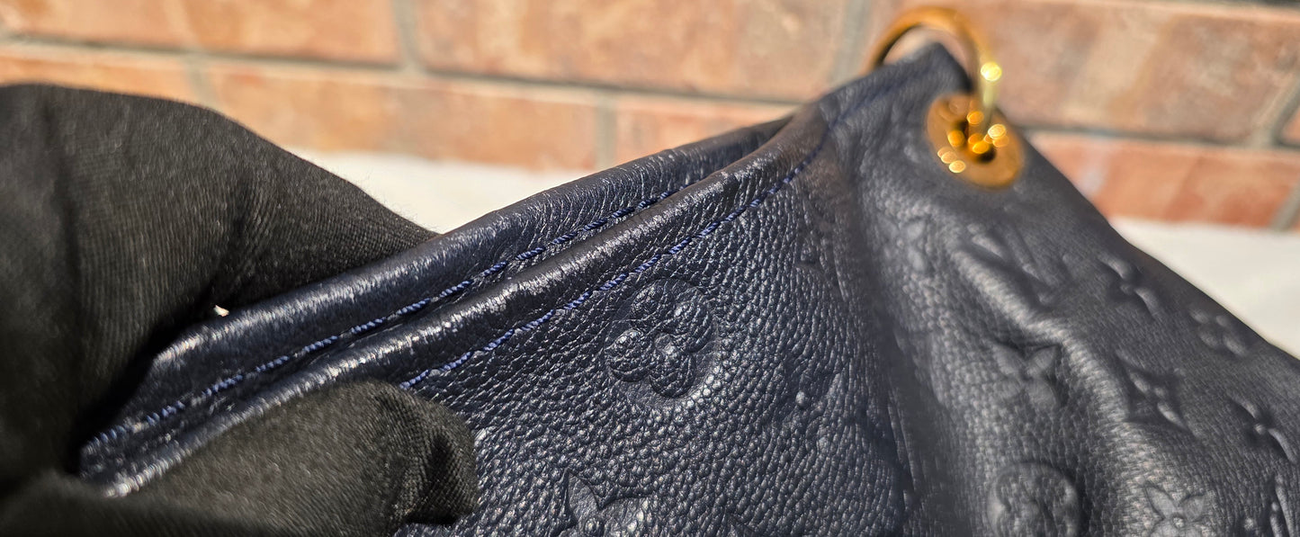 Authentic Louis Vuitton Artsy MM Empreinte Infini