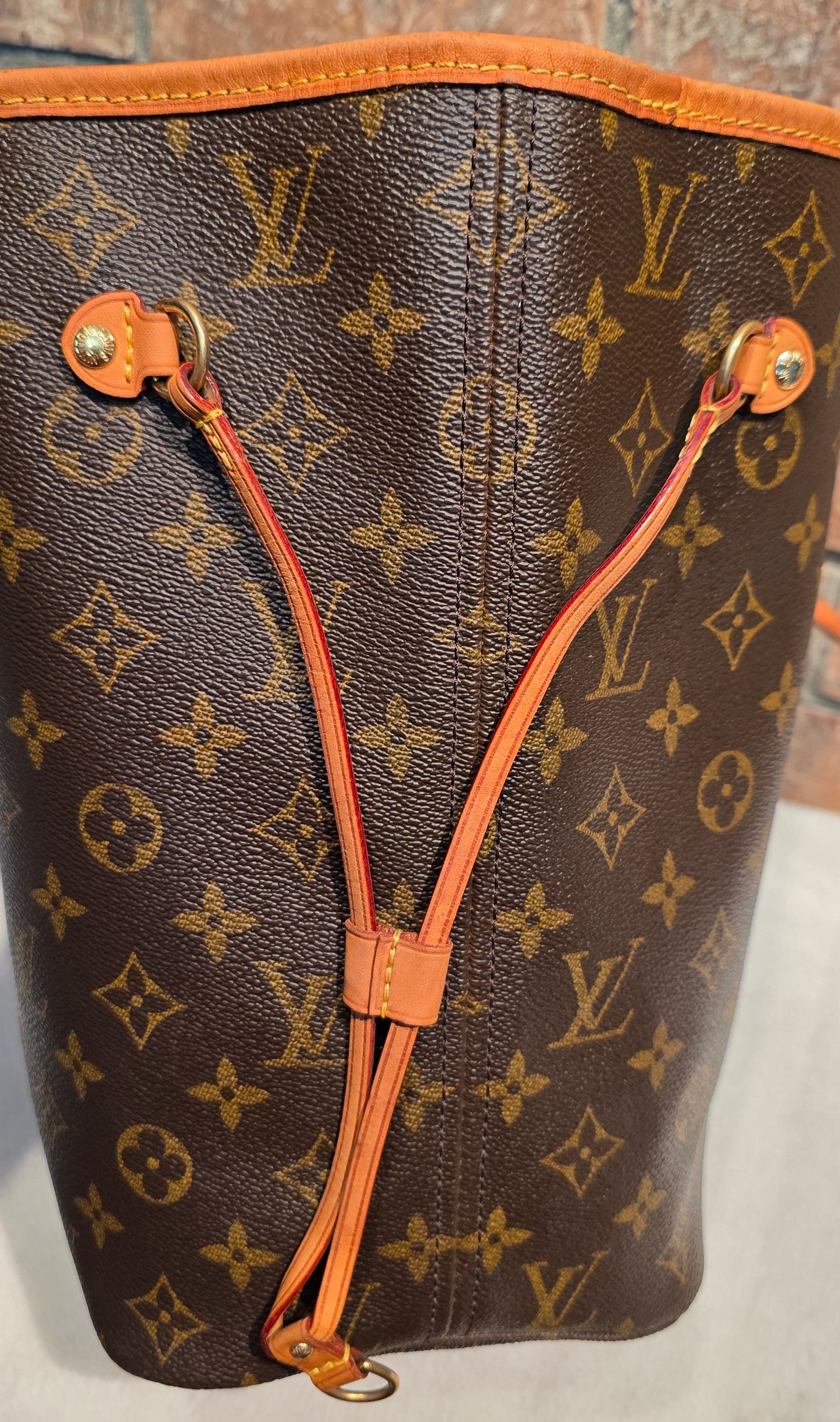 Authentic Louis Vuitton Neverfull MM Monogram