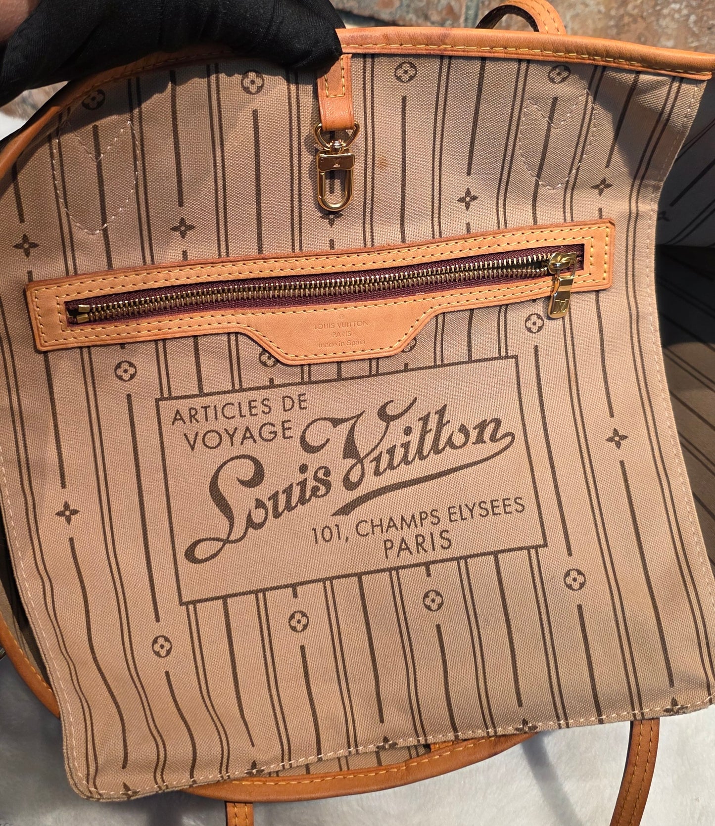Authentic Louis Vuitton Neverfull MM Monogram