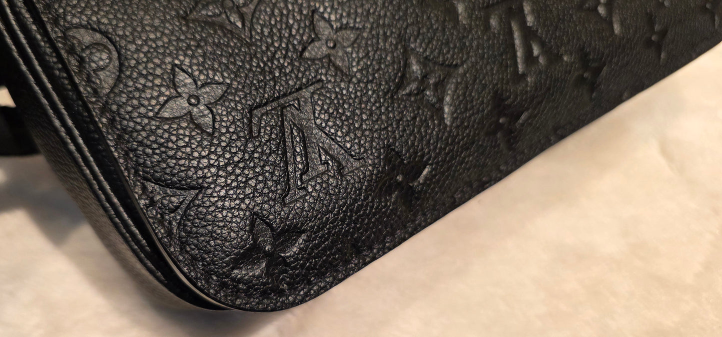 Authentic Louis Vuitton Pochette Metis Empreinte Noir