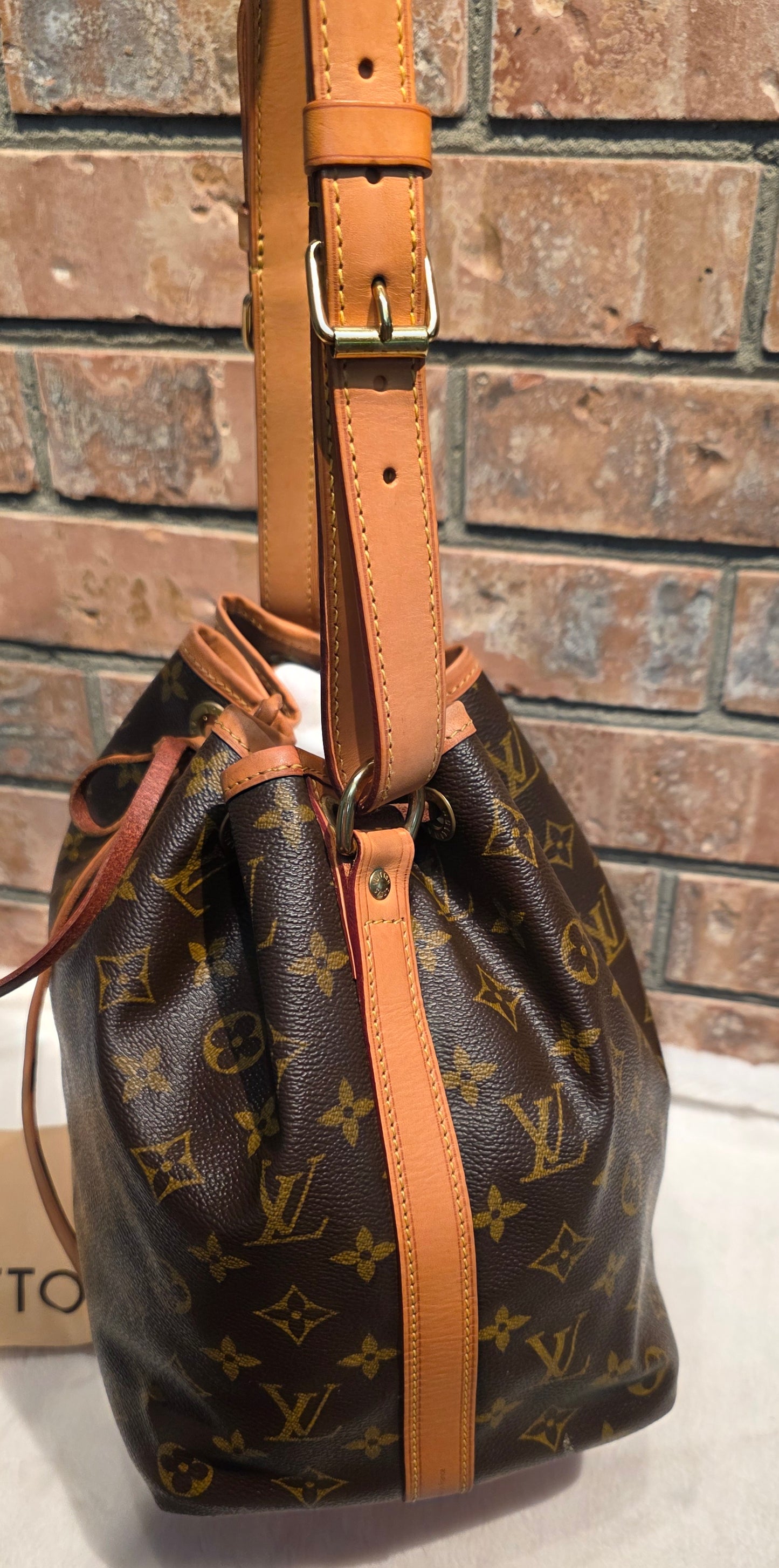 Authentic Louis Vuitton Petite Noe Monogram