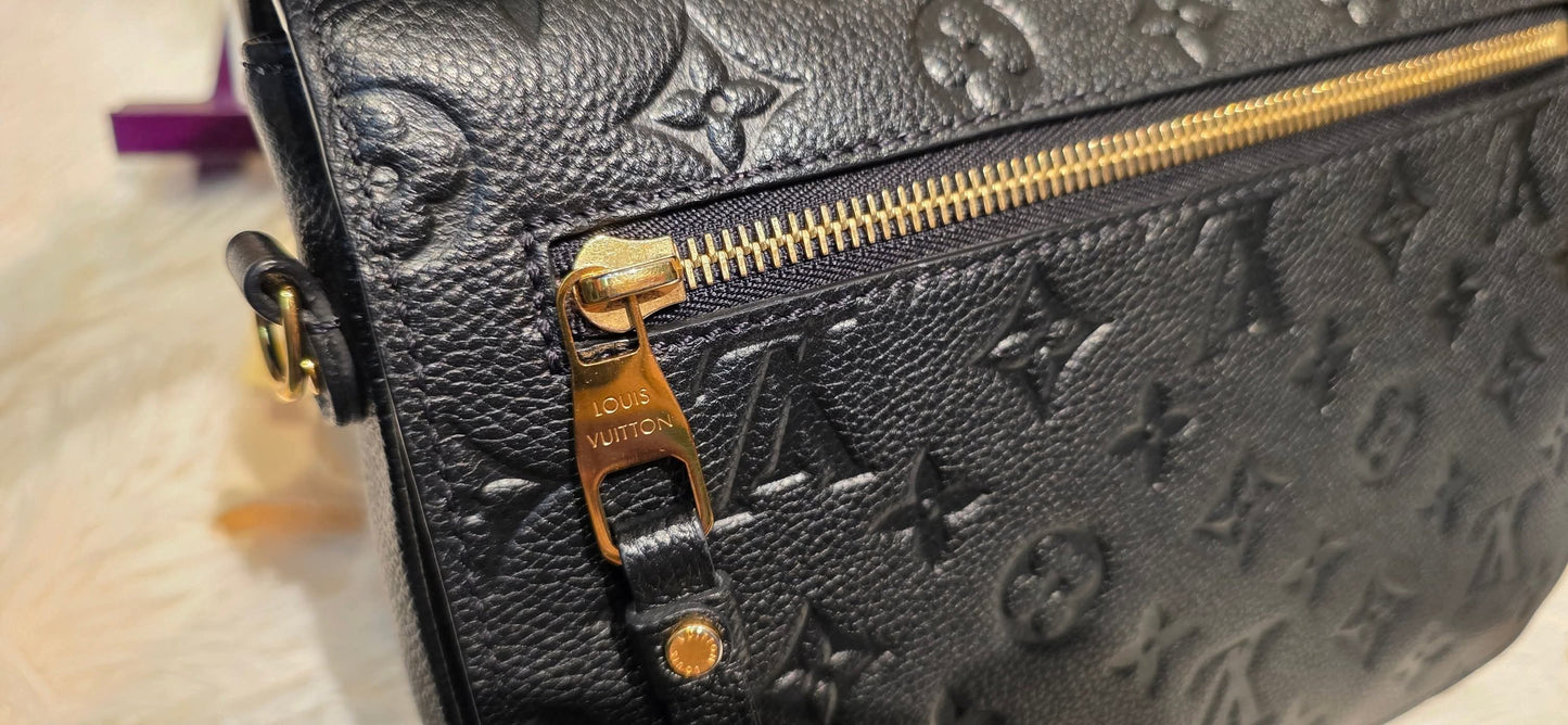Authentic Pochette Metis Empreinte Noir