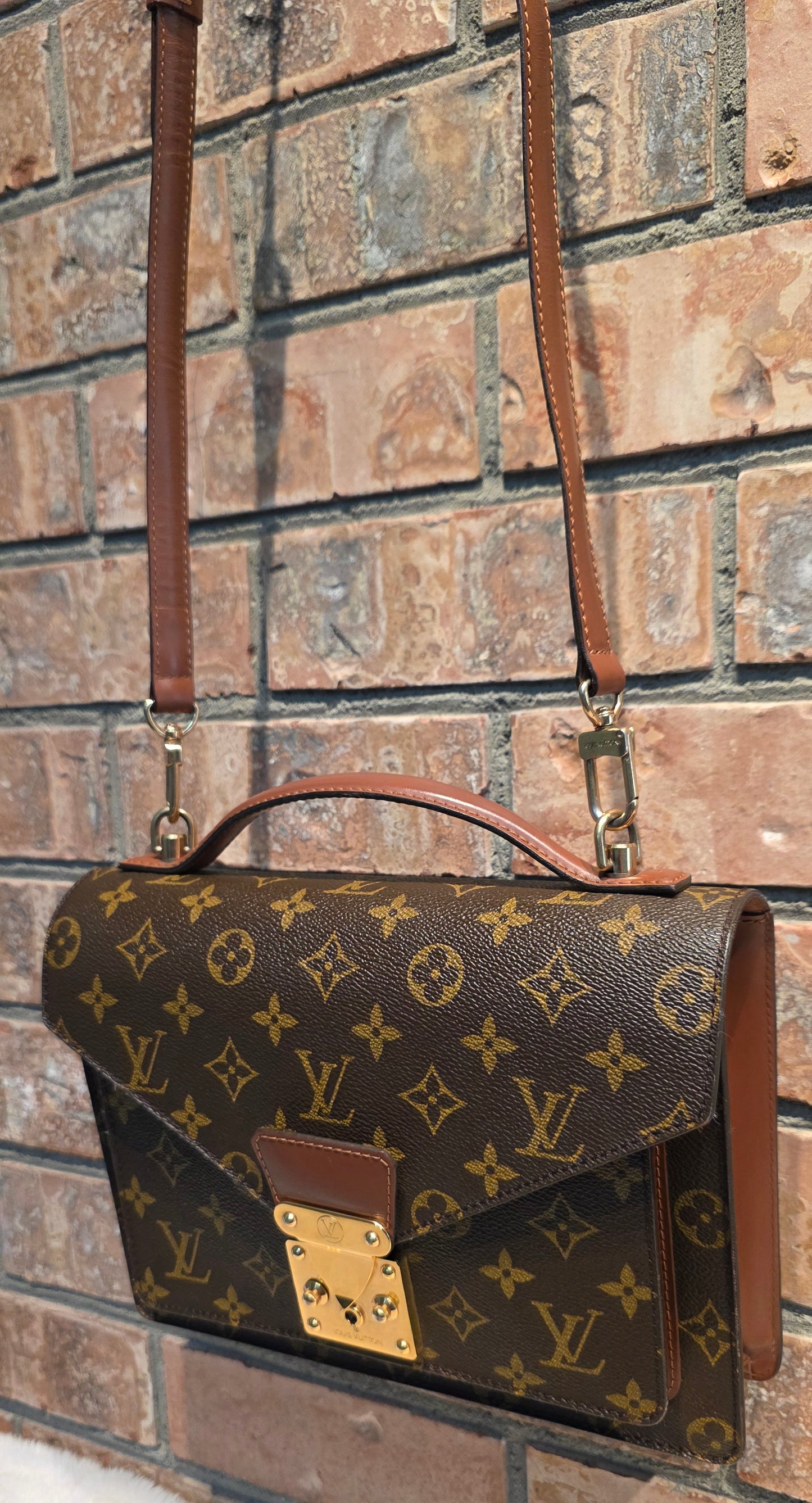 Authentic Louis Vuitton Monceau 26