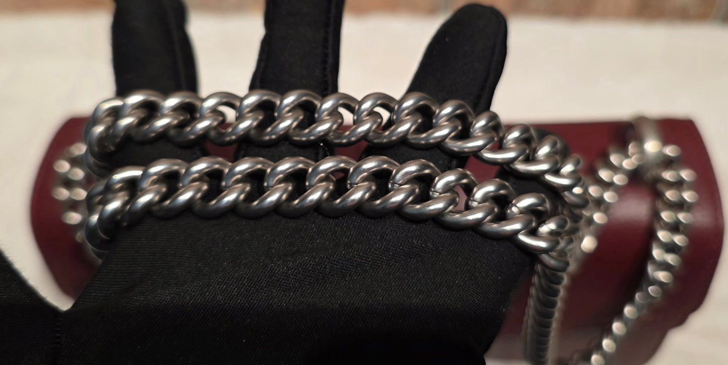 Authentic Gucci Dionysus Shoulder Bag in Burgundy