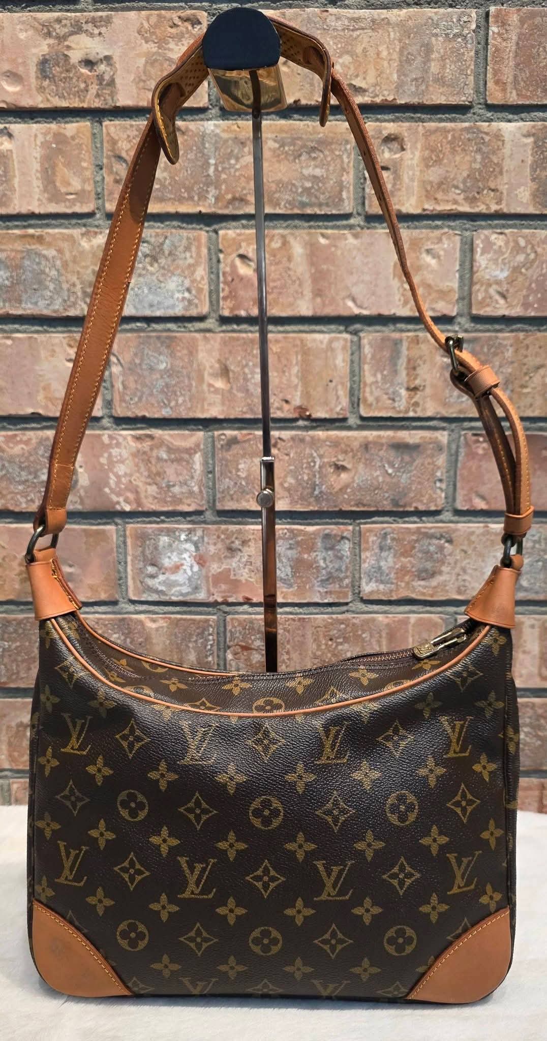 Authentic Louis Vuitton Boulogne 30