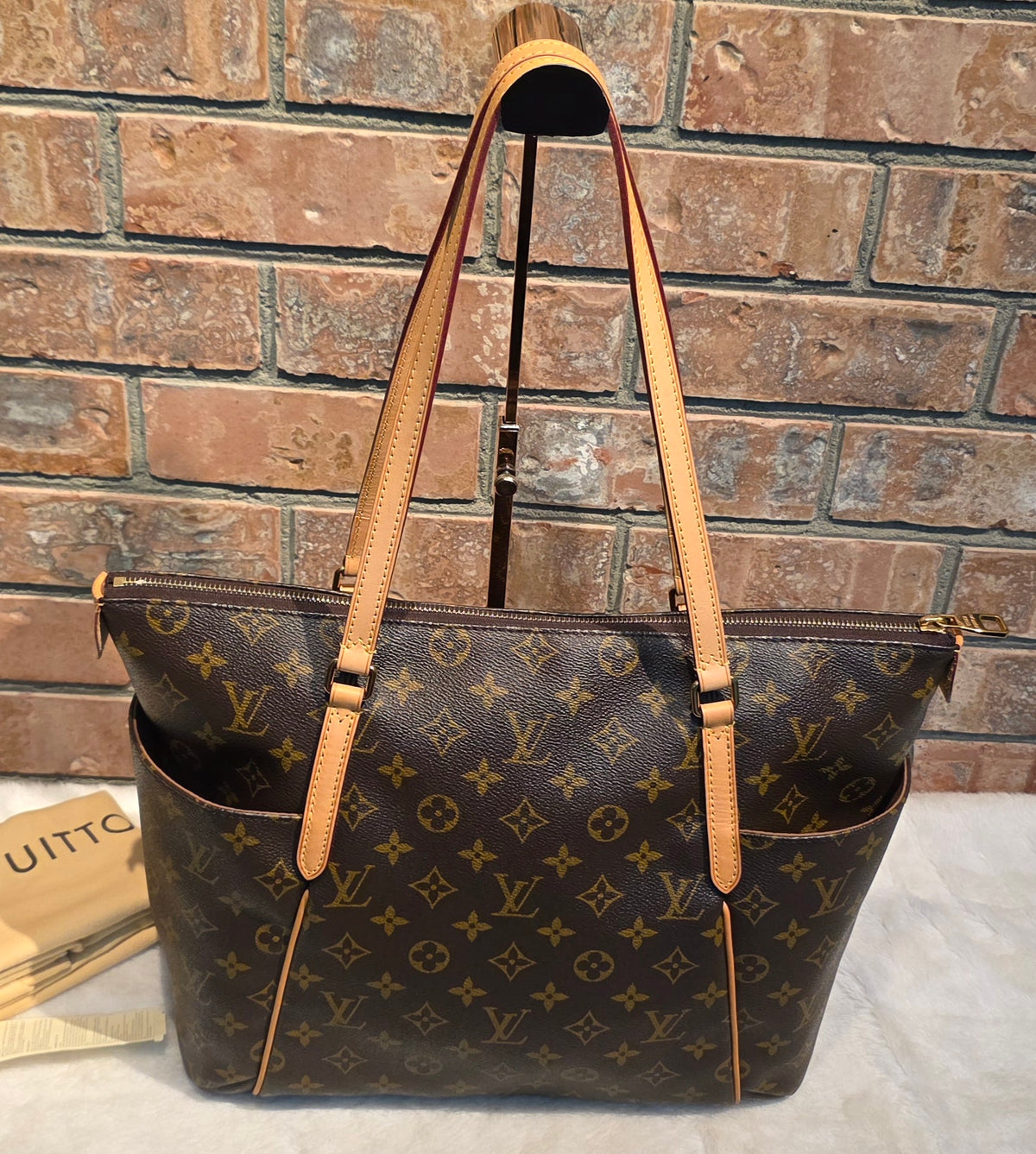 Authentic Louis Vuitton Totally MM Monogram