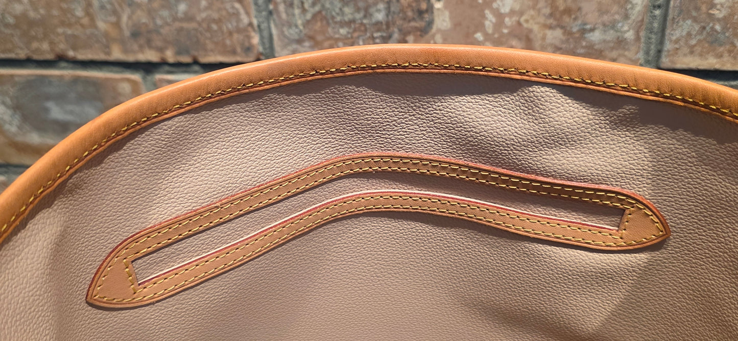 Authentic Louis Vuitton Bucket GM with Pouch