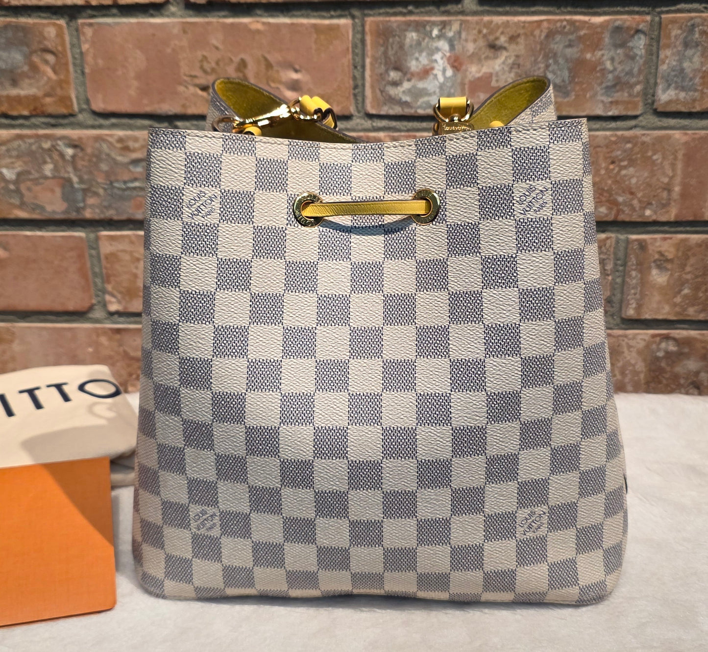 Authentic Louis Vuitton Neonoe MM Damier Azur in Pineapple