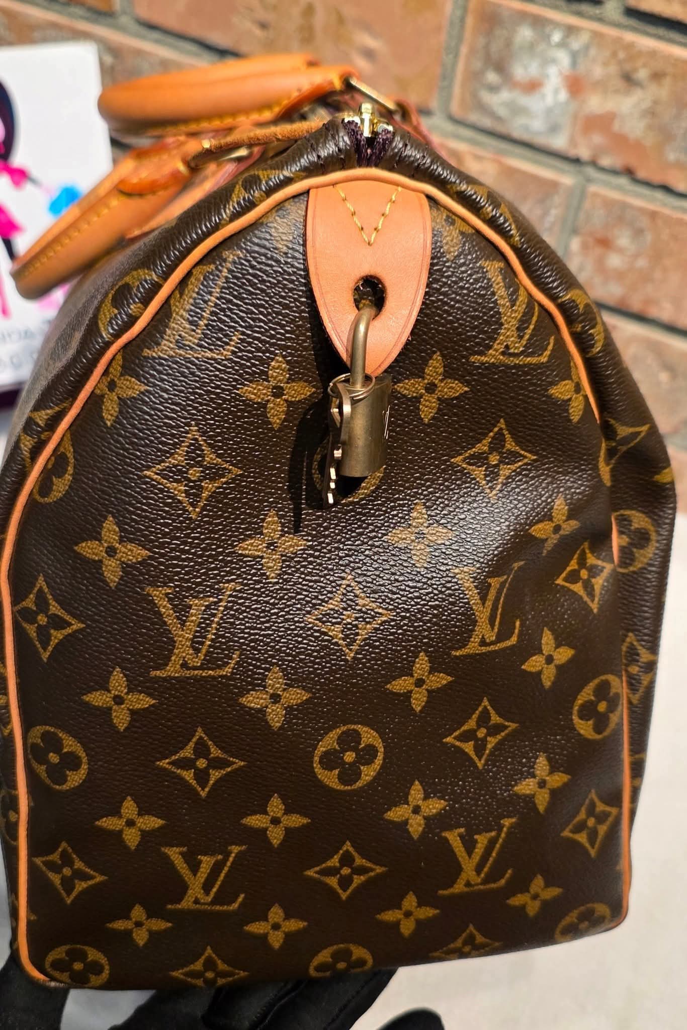 Authentic Louis Vuitton Speedy 40 Monogram
