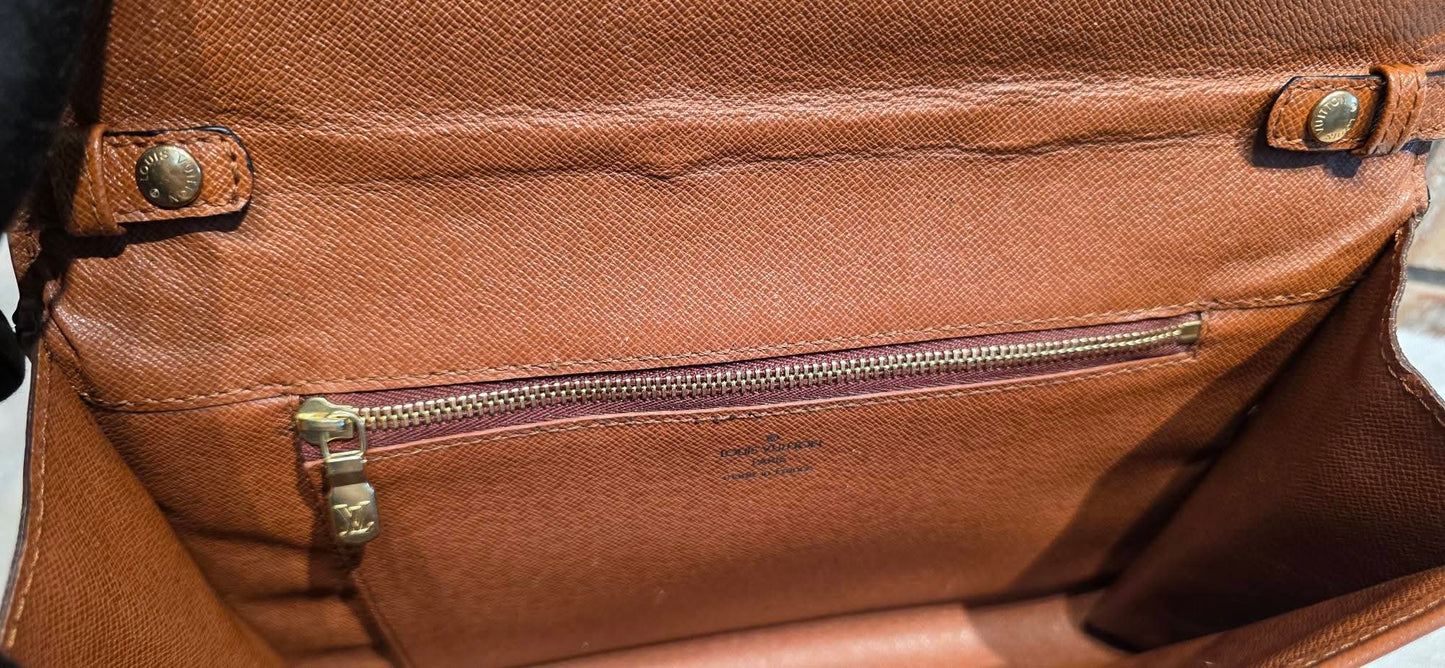 Authentic Louis Vuitton Pochette Bordeaux