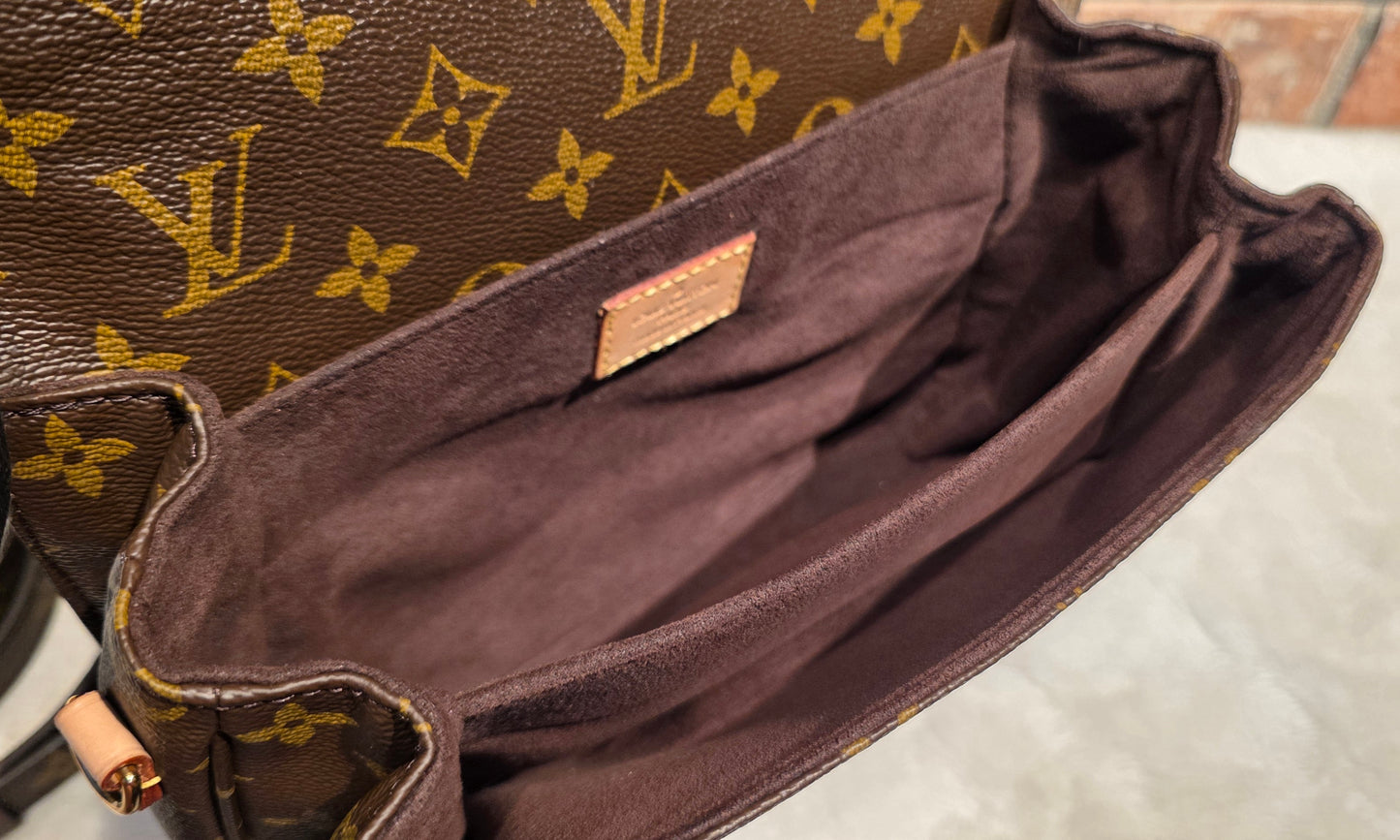 Authentic Louis Vuitton Pochette Metis Monogram