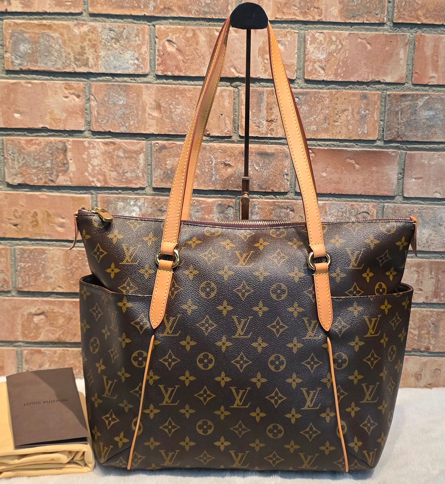 Authentic Louis Vuitton Totally MM Monogram