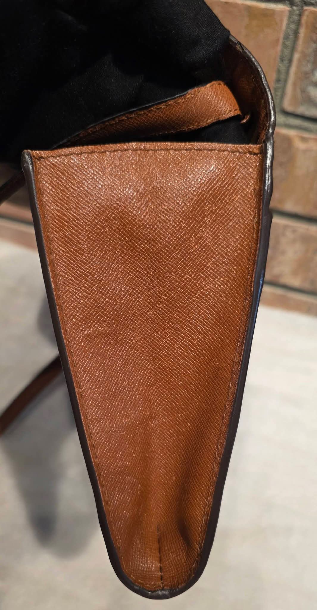 Authentic Louis Vuitton Pochette Bordeaux