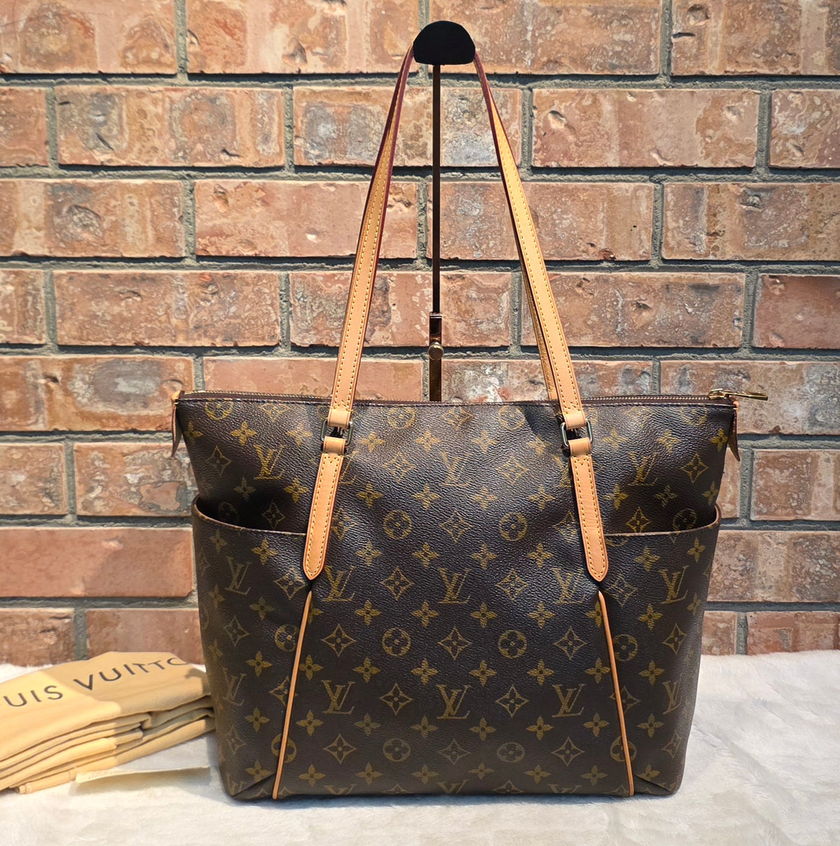Authentic Louis Vuitton Totally MM Monogram