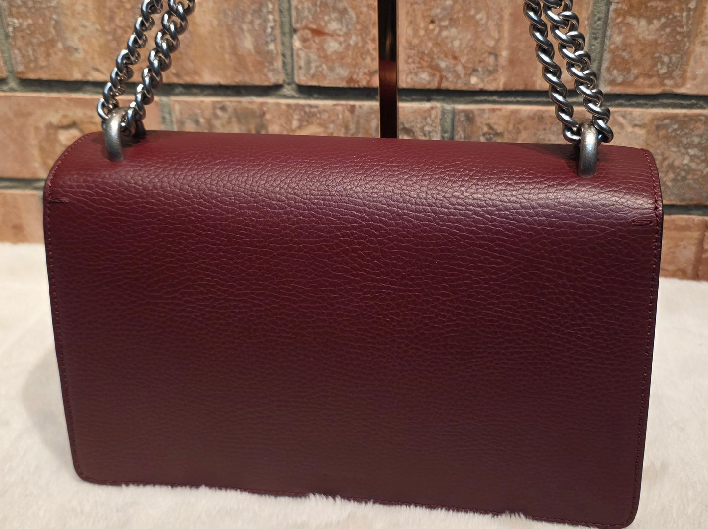 Authentic Gucci Dionysus Shoulder Bag in Burgundy