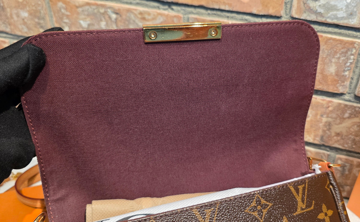 Authentic Louis Vuitton Favorite MM Monogram (SA4149)